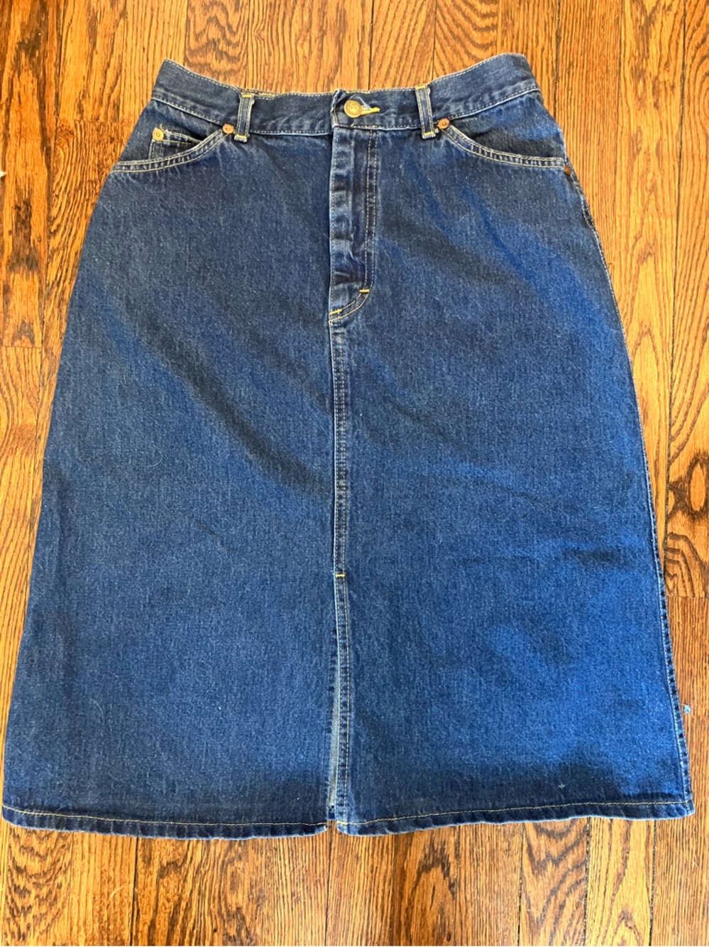 Cute vintage Lee denim skirt!